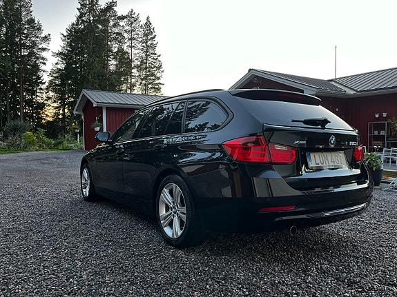 BMW 320d 2 of 5