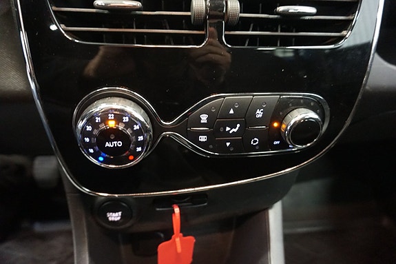 Renault Clio 20 of 22