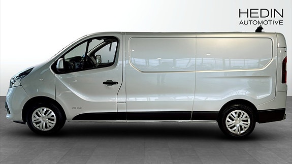 Nissan NV300 6 of 9