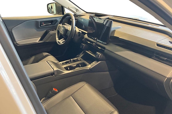 Toyota RAV4 7 of 20