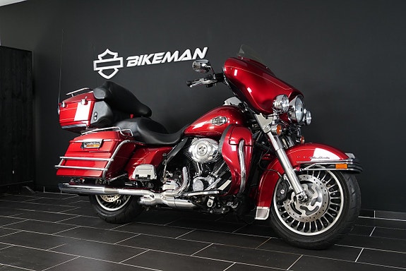 Harley-Davidson FLHTCU103 Electra Glide Ultra Classic 2 of 13