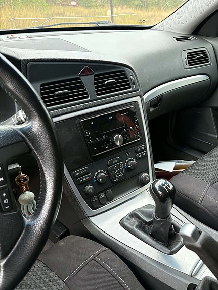 Volvo V70 4 of 8