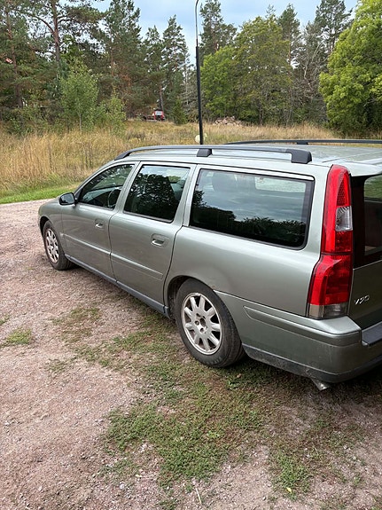 Volvo V70 3 of 8