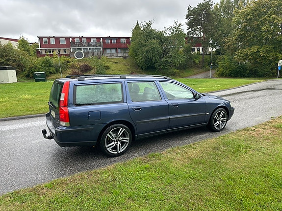 Volvo V70 4 of 10