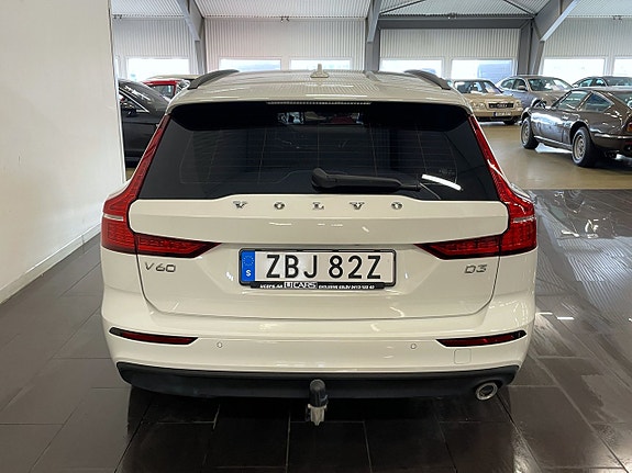 Volvo V60 4 of 16
