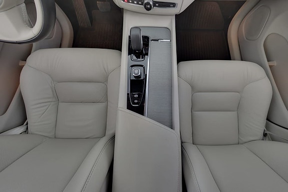 Volvo XC60 18 of 30