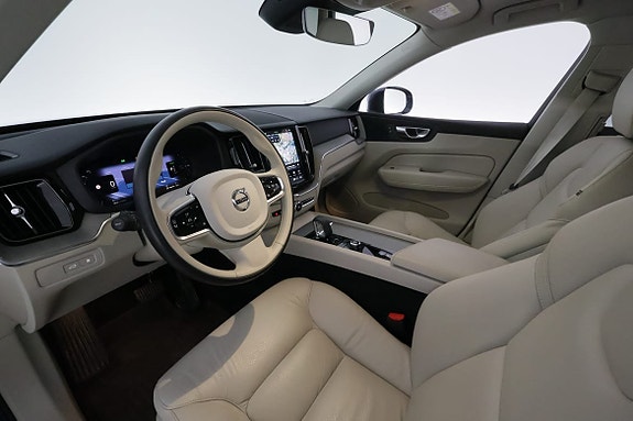 Volvo XC60 12 of 30