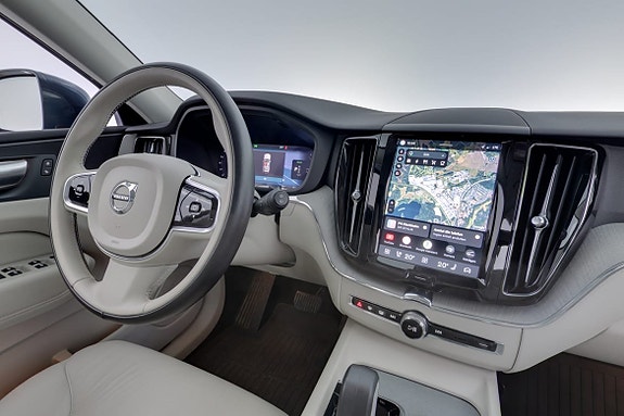 Volvo XC60 14 of 30