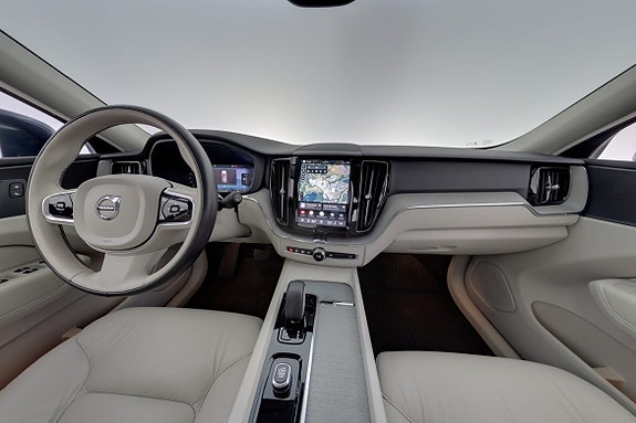 Volvo XC60 13 of 30