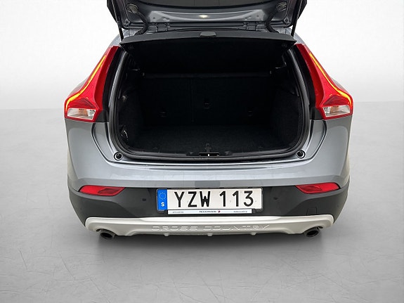 Volvo V40 Cross Country 10 of 30
