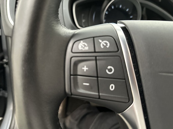 Volvo V40 Cross Country 13 of 30