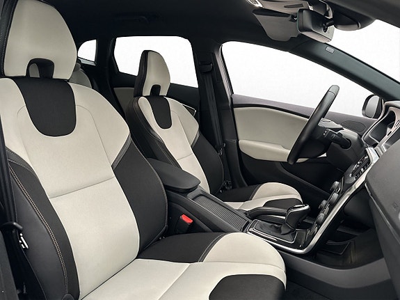 Volvo V40 Cross Country 21 of 30