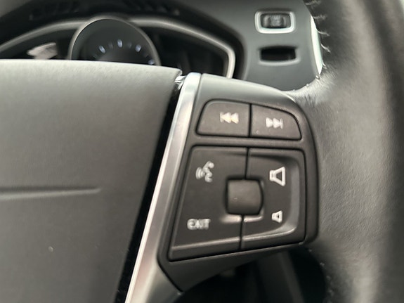 Volvo V40 Cross Country 15 of 30