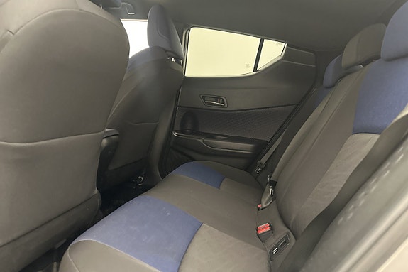 Toyota C-HR 11 of 27