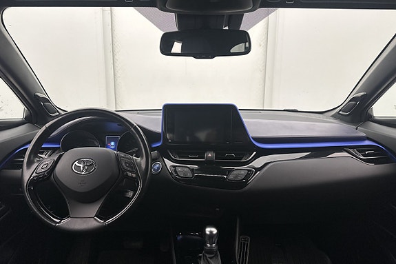 Toyota C-HR 13 of 27