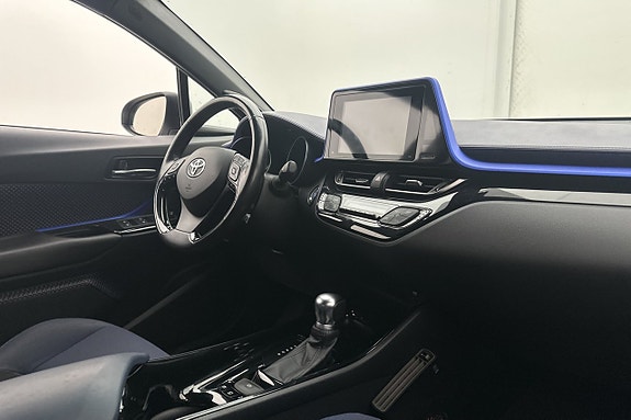 Toyota C-HR 8 of 27
