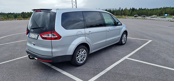 Ford Galaxy 3 of 6