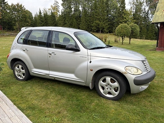 Chrysler PT Cruiser 2 of 6