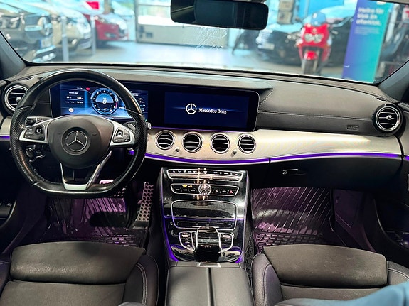 Mercedes-Benz E220 10 of 24