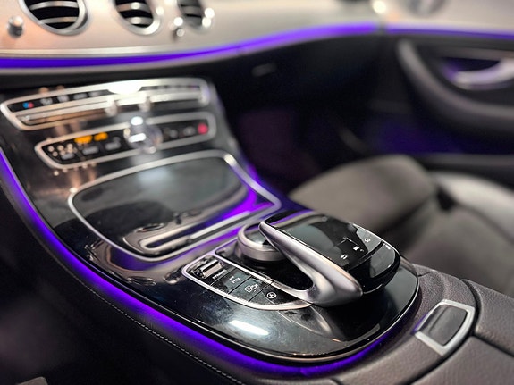 Mercedes-Benz E220 17 of 24