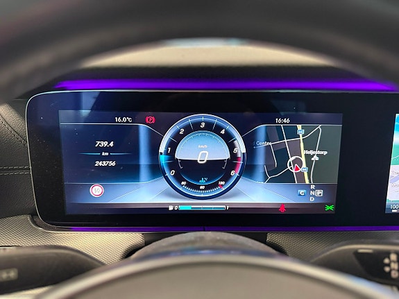 Mercedes-Benz E220 19 of 24
