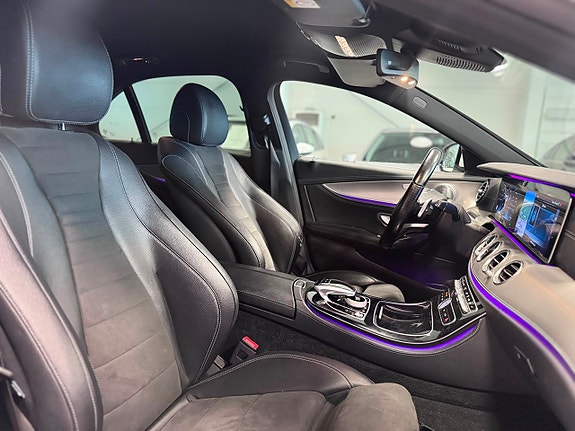 Mercedes-Benz E220 13 of 24
