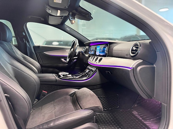 Mercedes-Benz E220 12 of 24