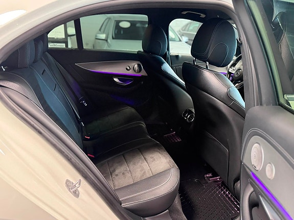 Mercedes-Benz E220 8 of 24