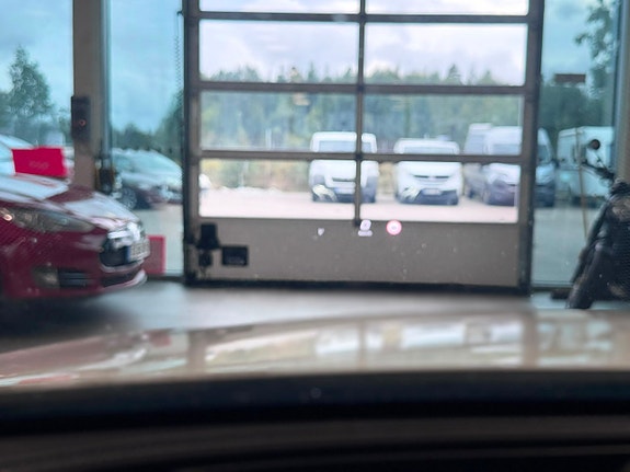 Mercedes-Benz E220 24 of 24