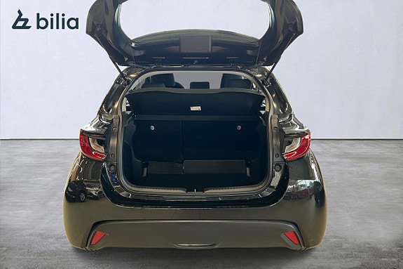 Toyota Yaris 12 of 24