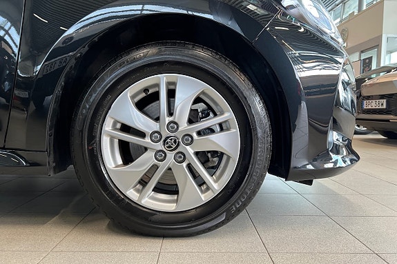 Toyota Yaris 17 of 24