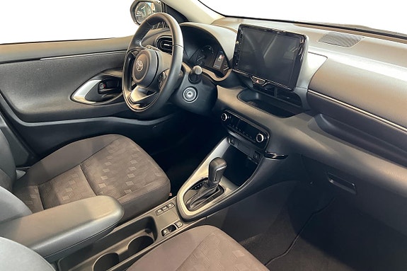 Toyota Yaris 7 of 24