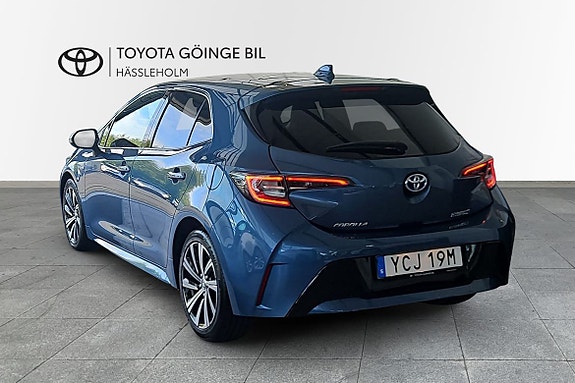 Toyota Corolla 2 of 17