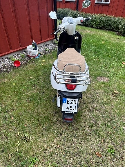 Viarelli Vincero elmoped (vit) 3 of 6