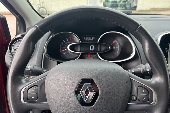 Renault Clio 14 of 17