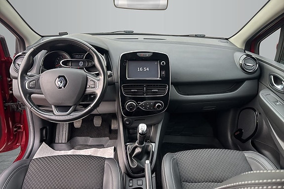 Renault Clio 12 of 17