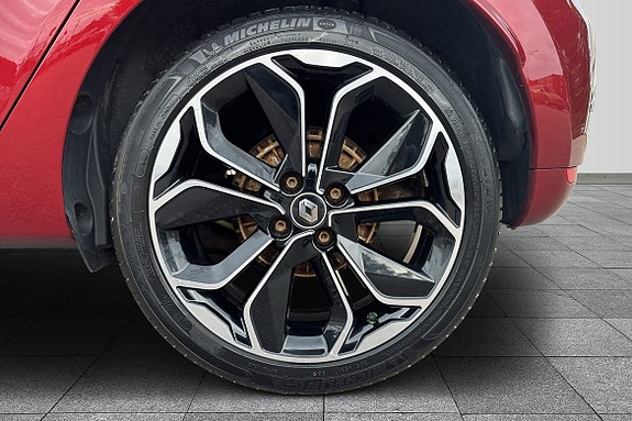 Renault Clio 8 of 17