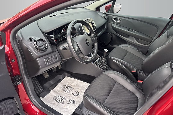 Renault Clio 10 of 17