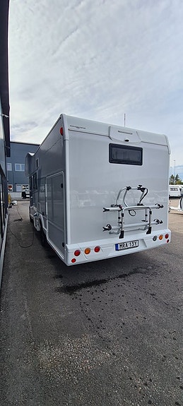 Ci Elliot 90 M "Dubbelbädd, STORT garage, cross husbil" 3 of 21