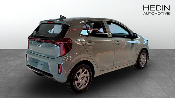 Kia Picanto 2 of 12