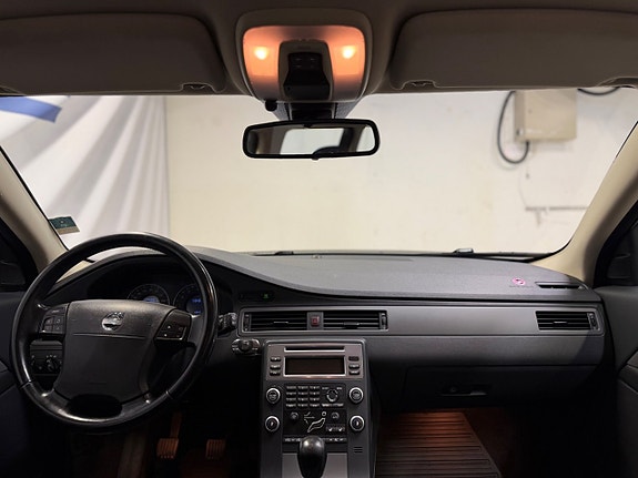 Volvo V70 9 of 10