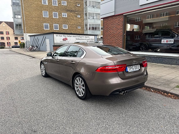 Jaguar XE 4 of 10