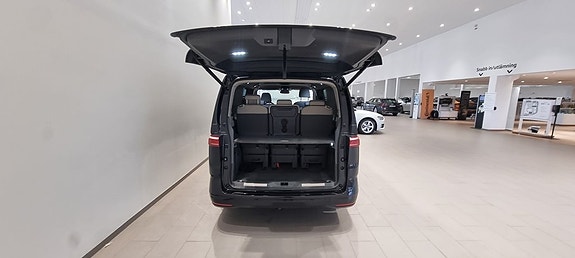 Volkswagen Multivan 6 of 11