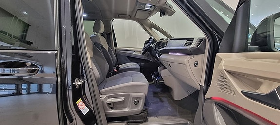 Volkswagen Multivan 9 of 11