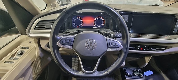 Volkswagen Multivan 7 of 11