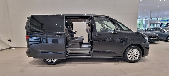Volkswagen Multivan 4 of 11