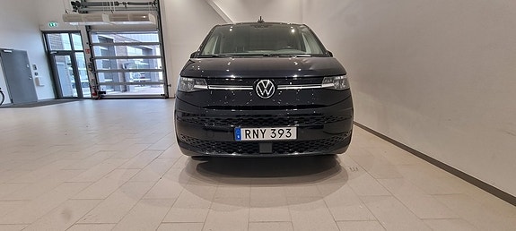 Volkswagen Multivan 3 of 11