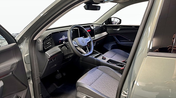 Volkswagen Tiguan 7 of 12