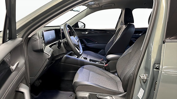 Volkswagen Tiguan 8 of 12