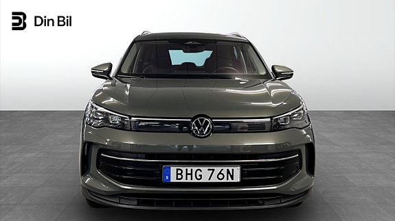 Volkswagen Tiguan 4 of 12